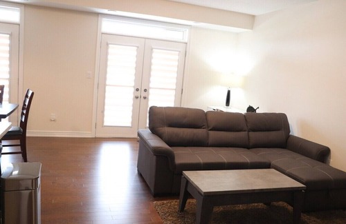 Markham House | "Luxury Markham home: mins to Toronto, plazas nearby