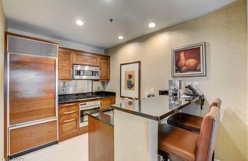 Las Vegas Condo | Luxury MGM 33rd Floor Penthouse | Largest Balcony | Free Pools + No Resort Fees