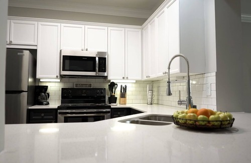 Westside Apartment | Luxury Modern Apartment In Atlanta wFree Parking