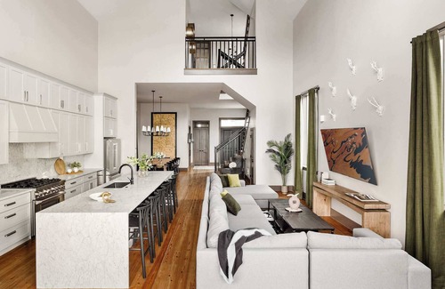 Faubourg Lafayette Hotel | Luxury Modern Home | Heated Pool & Spa