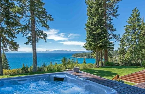 Tahoe Vista Villa | Luxury Mountain Modern Retreat with Epic Lake Views