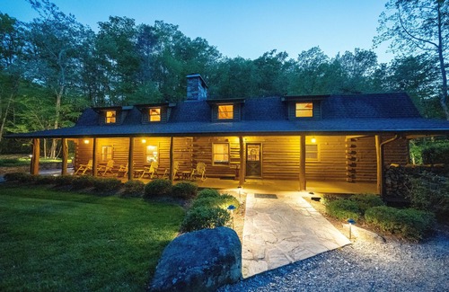 Hendersonville Cabin | Luxury Mountain Cabin On 320+ Acres Near Asheville, Lake Lure & Hendersonville