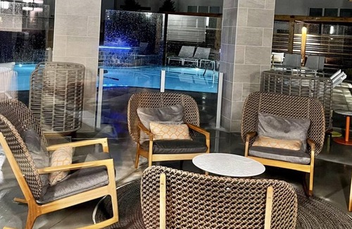 West Lanham Hills Apartment | Luxury Open Space Amtrak UMD Hospitals Reagan BWI