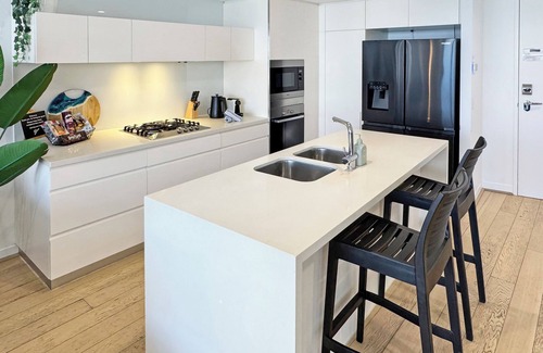 Broadbeach Apartment | Luxury Oracle Stay Ocean Views 2BR Lvl23