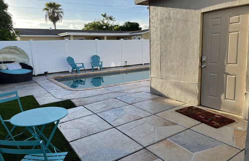 Lauderdale Lakes Apartment | Luxury pool view with private entrance