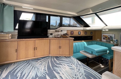 New Rochelle Boat Rental | Luxury Private Yacht as Boathouse