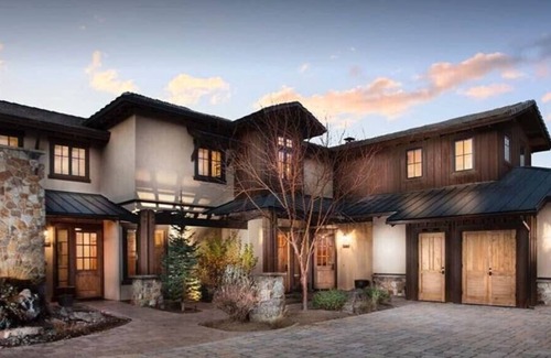 Pronghorn House | Luxury Pronghorn Resort 4-bedroom Villa on 18th hole