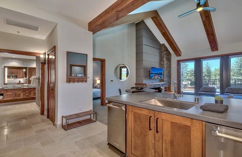 Lakeside Park Condo | Luxury Residence - Gondola across the Street 2 Bedroom Condo by RedAwning