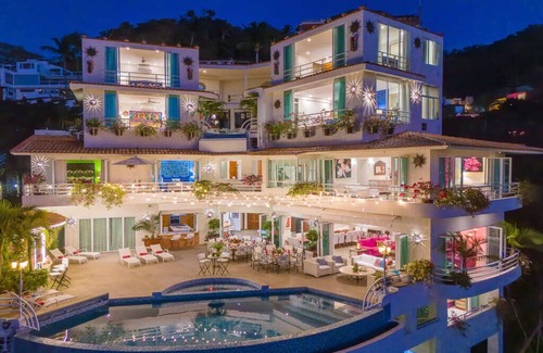 Alta Vista Villa | Luxury Retreat Casa Yvonneka 14 Bedrooms Entire Villa
