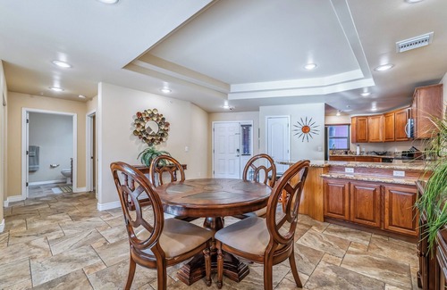 Laughlin Condo | Luxury Riverfront Condo Launch-Dock-Pool-Spa