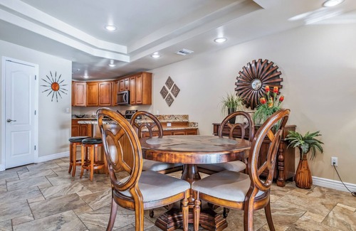 Laughlin Condo | Luxury Riverfront Condo Launch-Dock-Pool-Spa