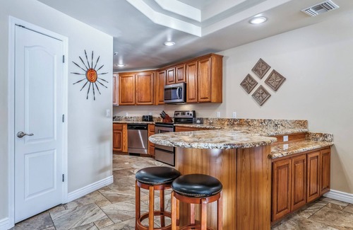 Laughlin Condo | Luxury Riverfront Condo Launch-Dock-Pool-Spa