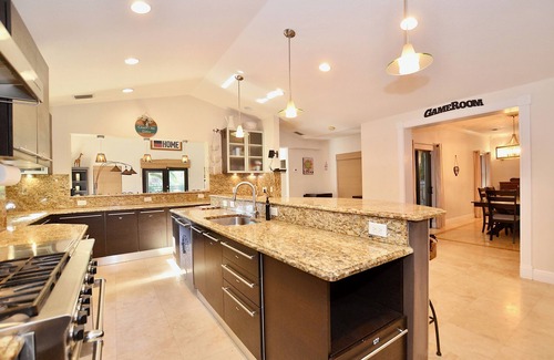 Port Saint Lucie House | Luxury Riverfront Home Pool Dock 20 Min To beach 15 Min to Mets Stadium Pets OK