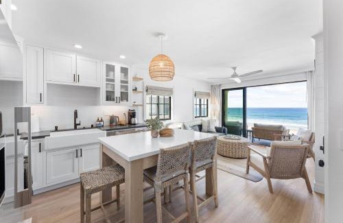 Mission Beach House | Luxury S Oceanfront Unit with Rooftop & Hot Tub - AC