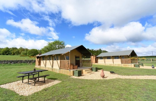 Denny RV Rental | Luxury Safari Tent - Carr's Hill