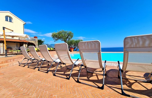 Villammare Apartment | Luxury sea view apartment with pool and parking