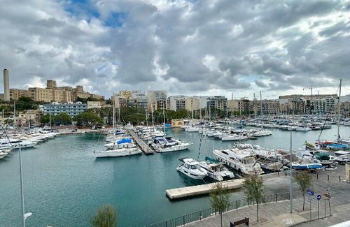 Msida Apartment | Luxury Seafront Apartment 3BR Ta Xbiex