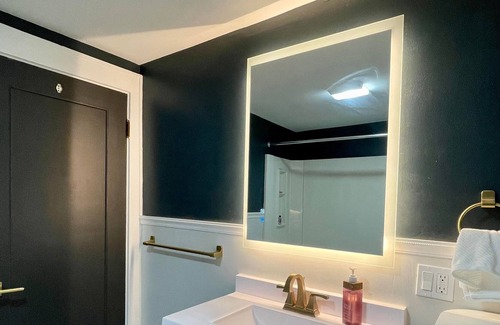 Rochester House | Luxury smart 3BR home- minutes to everywhere