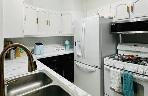 Rochester House | Luxury smart 3BR home- minutes to everywhere