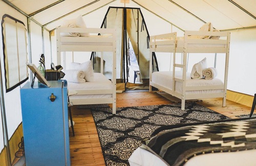 Delta RV Rental | Luxury Spacious Glamping, Lake View, Grill, Pool, Pet Friendly, Swim