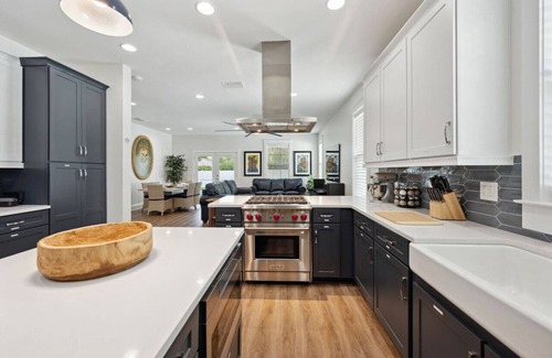 Riverside Heights House | Luxury Stay Hot Tub & Heated Pool Fenced Yard!