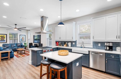 Riverside Heights House | Luxury Stay Hot Tub & Heated Pool Fenced Yard!