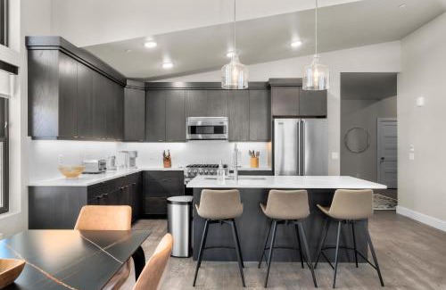 Park City Apartment | Luxury Stays Club B6 302, lovely 3Br Condo, New Deer Valley 1 min Park City 10 min