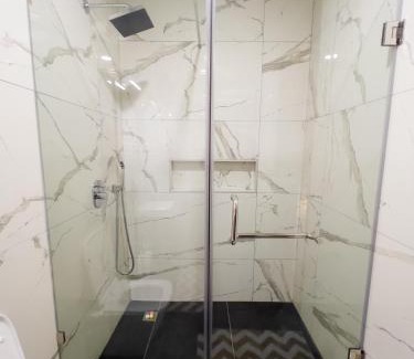 Labadi Apartment | Luxury Studio Apt at 233 Boulevard Cantonment-Accra