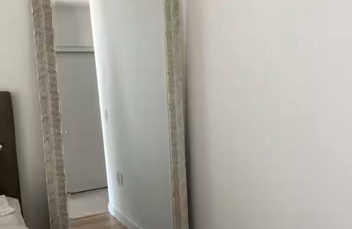 Vernon Apartment | Luxury Studio in Downtown Los Angeles, 5 mins walk to Crypto center and LA Live.