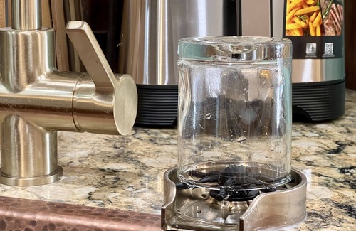 Harvie Heights House | Luxury Stunning Mountain View King Bed Jacuzzi Free Parking Family Friendly