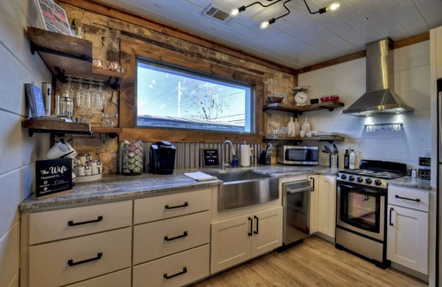 Blue Ridge Apartment | Luxury suite in downtown Blue Ridge - The Penthouses on Main