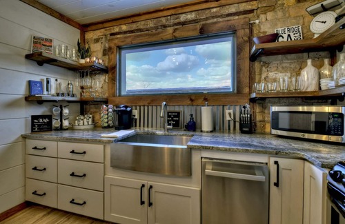 Blue Ridge Apartment | Luxury suite in downtown Blue Ridge - The Penthouses on Main