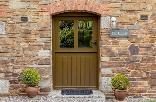 Wadebridge House | Luxury Unique 2 Bedroom Barn With Stunning Rural Views Near Padstow