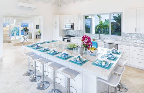 Tamarind Hill Estates Villa | Luxury Villa, Walk to beach, BRAND NEW 55KW BACKUP GENERATOR