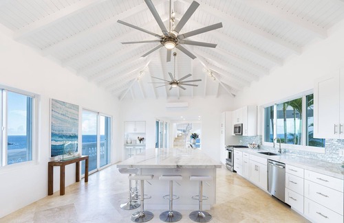Tamarind Hill Estates Villa | Luxury Villa, Walk to beach, BRAND NEW 55KW BACKUP GENERATOR