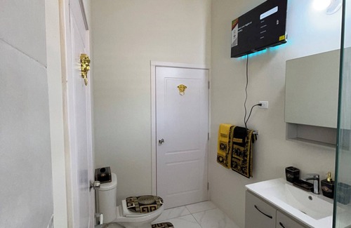 Portmore House | Luxury Versace-Inspired Stay in Portmore – Stylish & Comfortable 2 Bedrooms