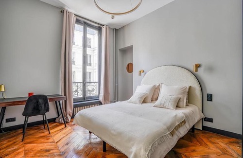Faubourg-du-Roule Apartment | Luxury Villa Champs Elysées