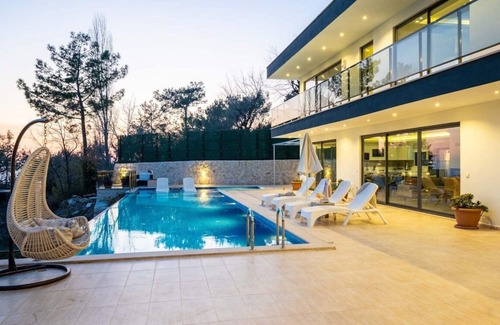 Islamlar Villa | Luxury Villa for 6 in Islamlar with Heatable Indoor Pool