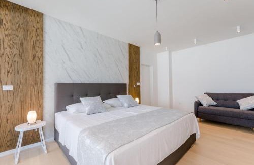 Cove Makarac (Milna) Villa | Luxury Villa