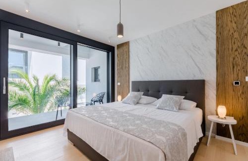 Cove Makarac (Milna) Villa | Luxury Villa