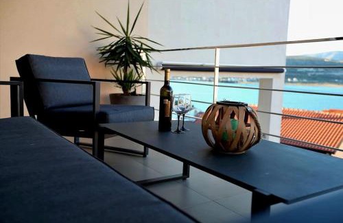 Mastrinka Villa | Luxury Villa Lana Apt, Seaview Terrace, Large Outdoor Space, BBQ