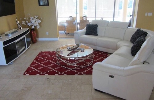 Pelican Villa | Luxury Villa, SW, Gulf access, Wifi, Pool & Spa, Smart TV, Roof solar panels