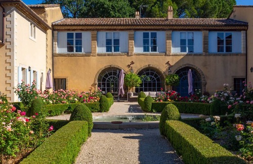 Montaren-et-Saint-Mediers Villa | Luxury Villa with Heated Pool, Yoga, Air-Conditioning, Uzes Provence