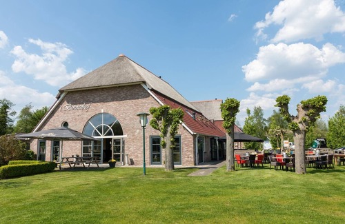 Paasloo House | Luxury villa with three bathrooms located in a national park