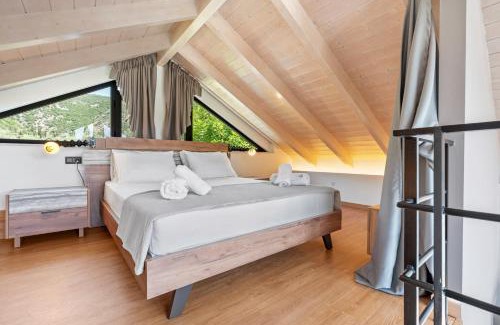 Nidri Villa | Luxury Waterfalls Villa Nidri Privet Pool Jaccuzi
