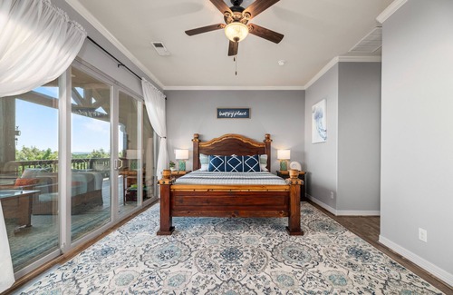 Pottsboro House | Luxury Waterfront Lakehouse on Texoma!