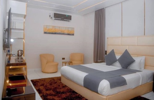 Lekki Phase 1 Hotel | Luxurysuite/B.fast/Lekki Phase 1