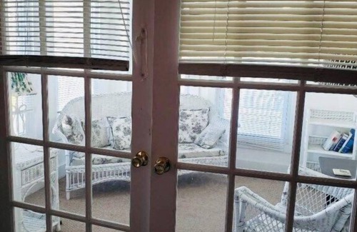 Lakeside Condo | Lvi - Suite 3 in Lakeside