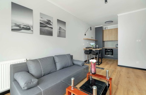 Nowe Miasto Apartment | Lwowska 2 Modern Apartment Desk