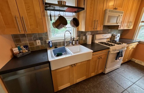 Lyndhurst House | Lyndhurst 3BR 1BA Home Monthly Rental Smart TVs wood flooring quiet neighborhood